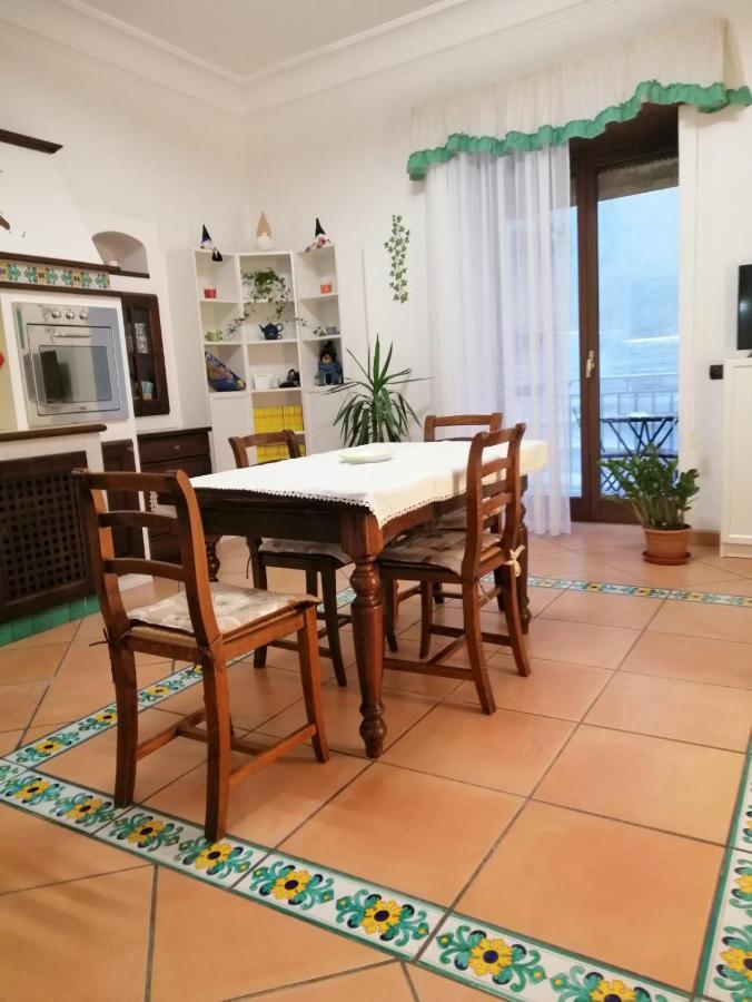 La Casa Di Tania A Napoli Appartement Buitenkant foto