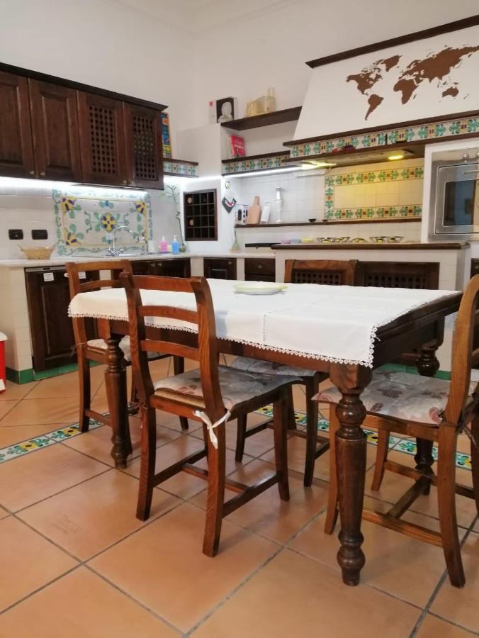 La Casa Di Tania A Napoli Appartement Buitenkant foto