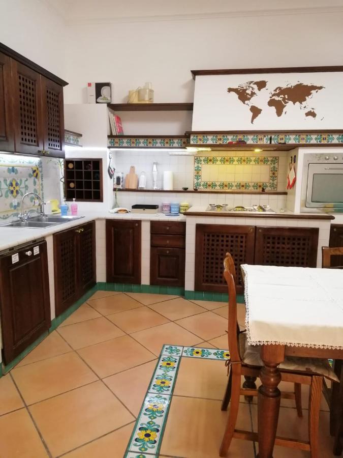 La Casa Di Tania A Napoli Appartement Buitenkant foto