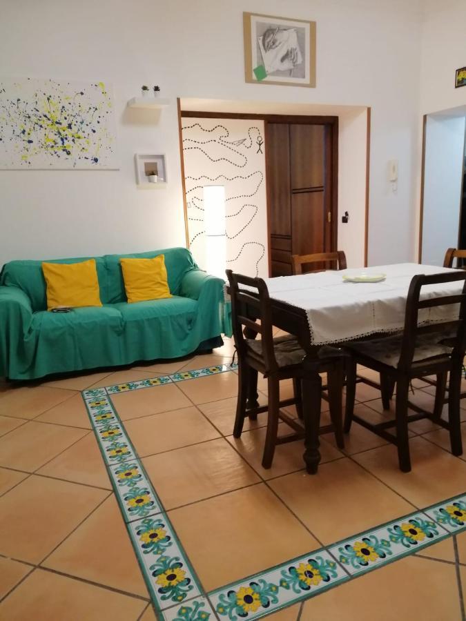 La Casa Di Tania A Napoli Appartement Buitenkant foto