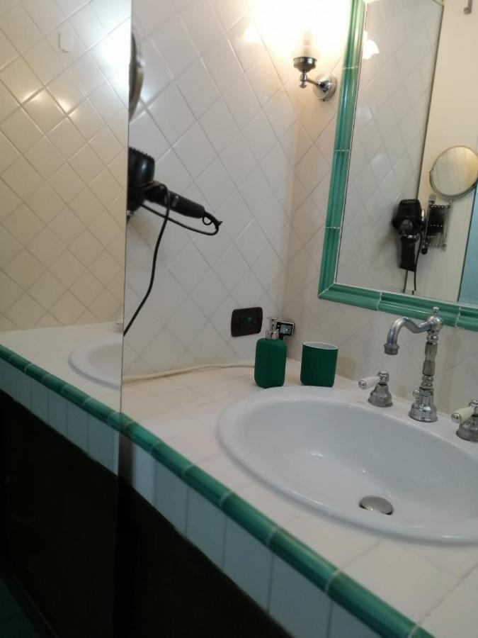 La Casa Di Tania A Napoli Appartement Buitenkant foto